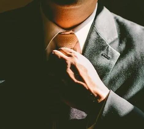 霸气句子文案很拽的人男生