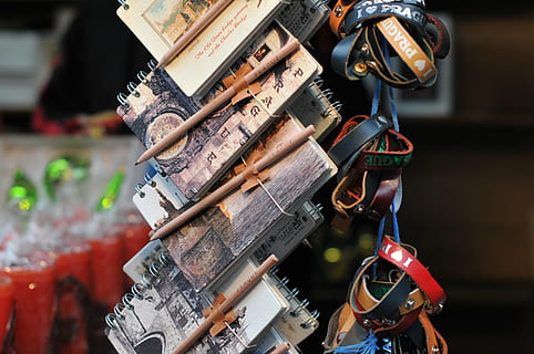 赞美他人爱情的句子文案经典