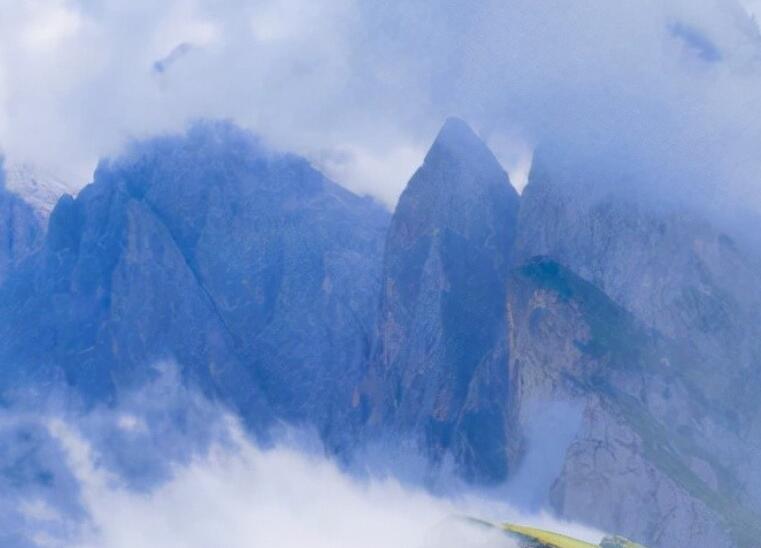 自讽自嘲励志的句子文案