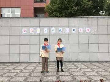 形容两个人一个德行的句子文案