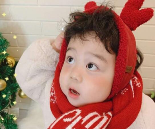 夸男孩可爱的经典语句文案