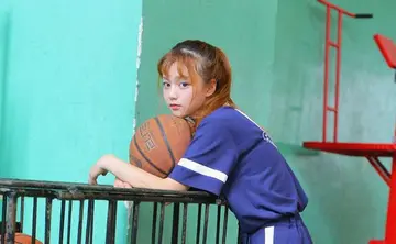 怎样发说说文案内涵同学嘴巴大