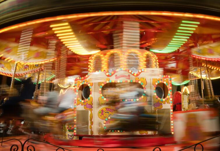 有关旋转木马浪漫句子文案