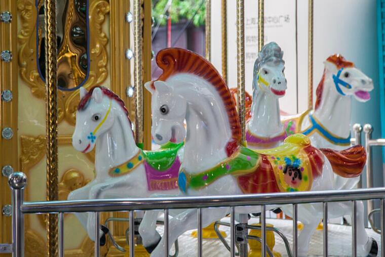 有关旋转木马浪漫句子文案