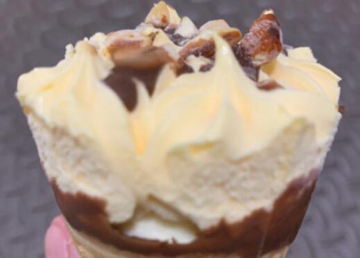 描写冰淇淋的优美句子文案