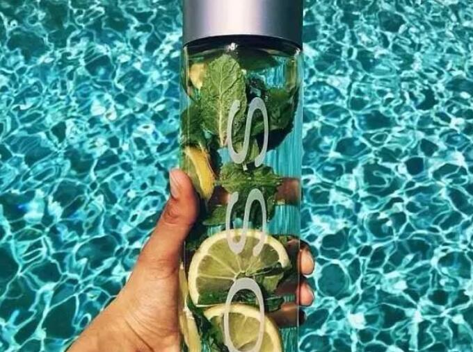 发朋友圈关于水的句子文案