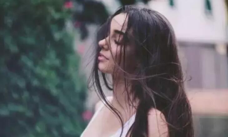 女人活得像男人句子文案