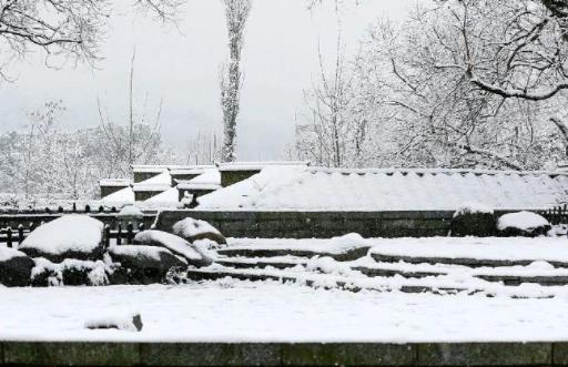 写雪的唯美诗句文案10句小雪