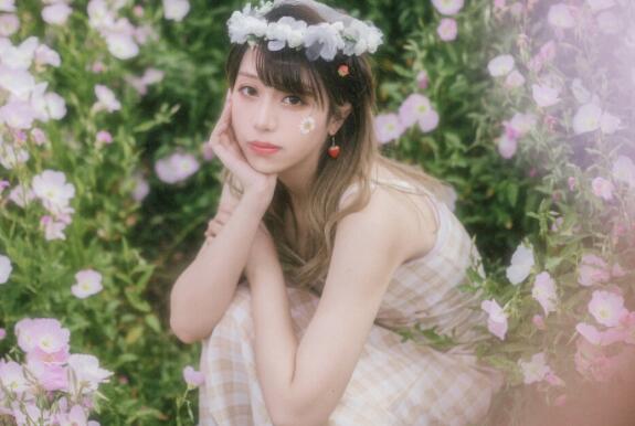 夸女孩子的句子文案带幽默