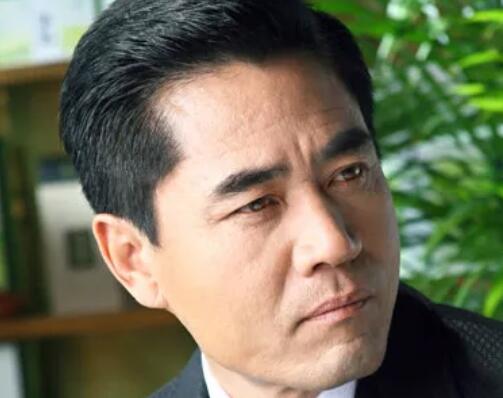 形容男人内在魅力的句子文案