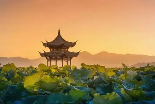 形容高处凉爽的诗句文案