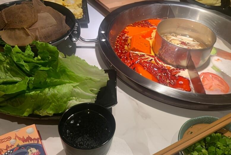 吃火锅幽默怎么发说说文案