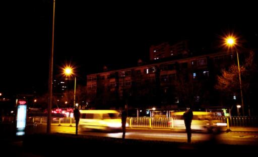 描写夜晚街头的句子文案