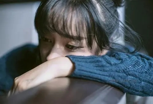 伤心痛哭流泪句子文案