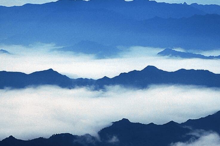 登上山顶看风景的诗句文案