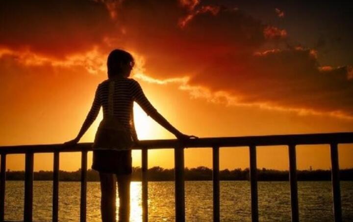 人性的冷漠的经典句子文案