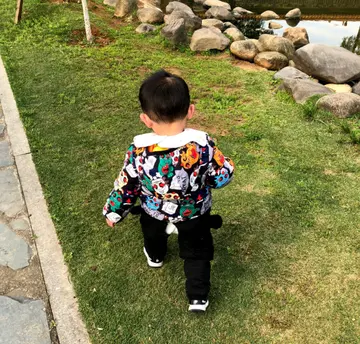 春天遛娃的句子文案