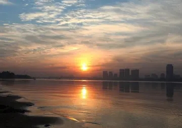 描写清晨的优美段落