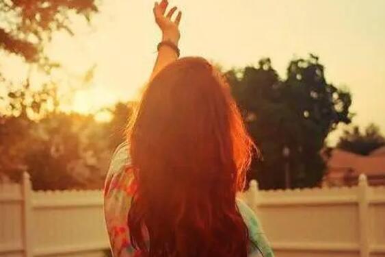 开心的女人最美的说说文案