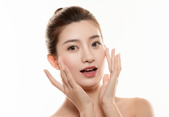 女士护肤品创意文案