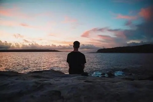 形容男人心累的经典语录文案