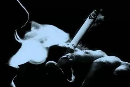 形容男人吸烟的唯美句子文案