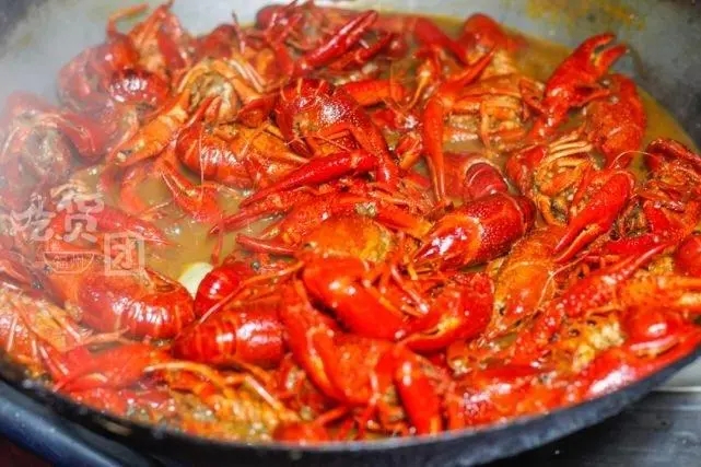 形容小龙虾好吃的句子文案