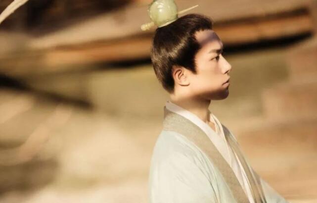 形容男生帅气的词语