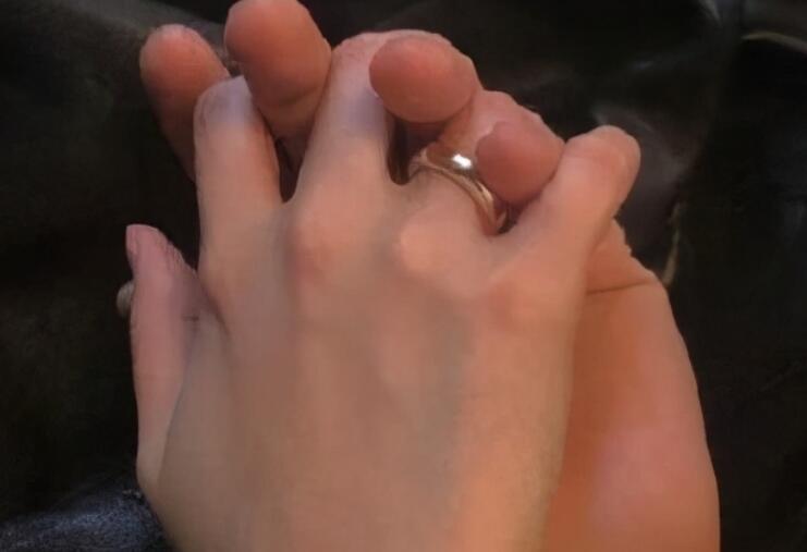 宣布自己结婚的短句