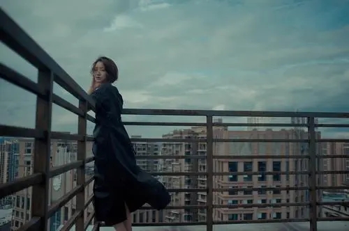 楼顶吹风的句子文案