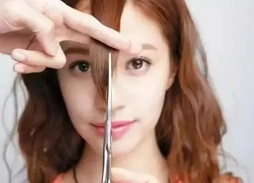 女孩子剪短发妈妈的说说文案