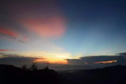 凌晨四点起床的正能量说说文案