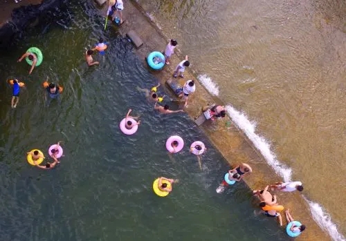 形容孩子玩水的句子文案