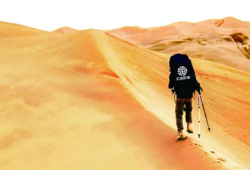 劝朋友振作起来的句子文案