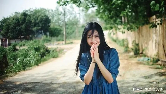 一个好女孩的说说文案