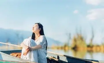 夸奖女人的幽默的句子文案