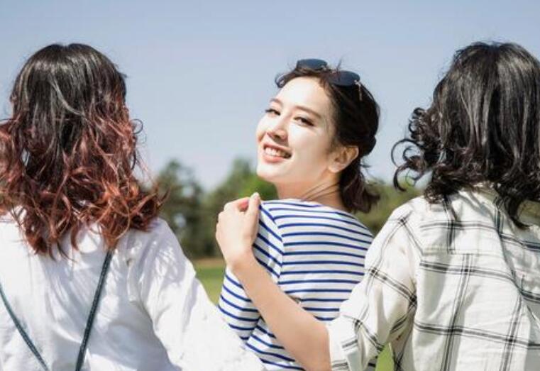 和闺蜜在一起开心的说说文案