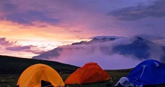 适合露营发朋友圈的句子文案