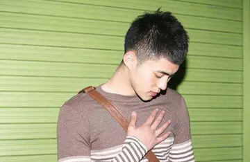 形容男人干净形象的句子文案