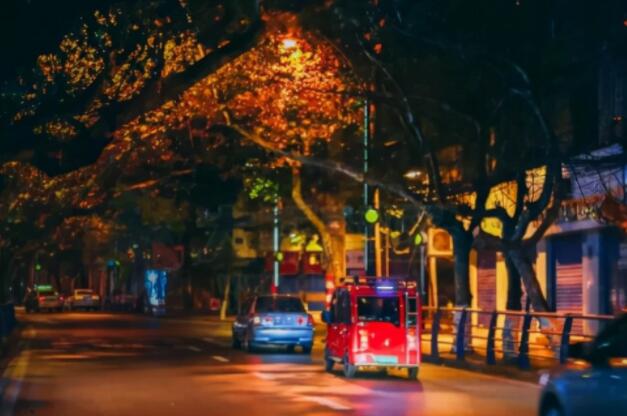 赞美晚上夜景心情短语