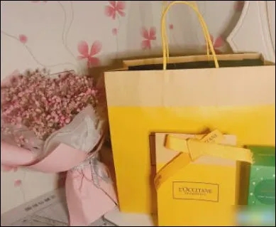 高情商晒礼物朋友圈