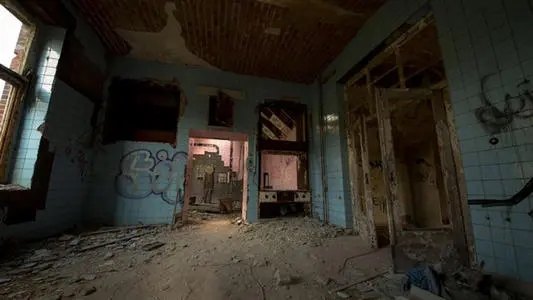 描写房子破旧阴森的句子文案