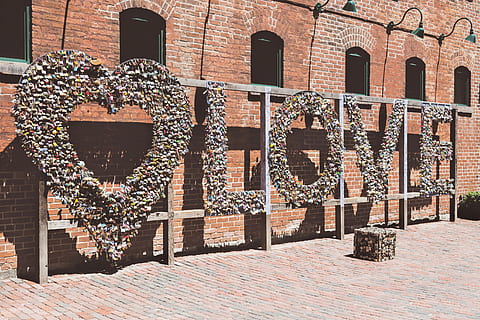 讽刺男女关系乱的句子文案