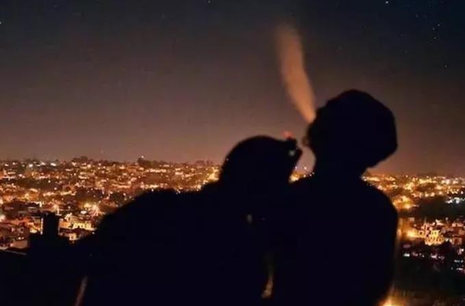 吸烟的经典社会句子文案