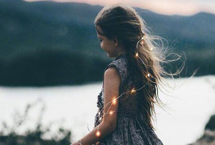 深夜孤独思念感伤句子文案