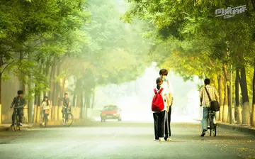 回顾校园的句子文案说说心情