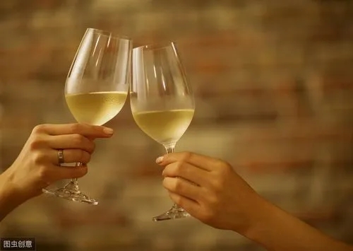 赞美好酒的经典语录文案