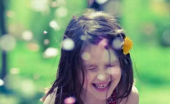 关于微笑的句子文案唯美