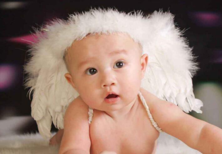 赞美小婴儿漂亮的诗句文案