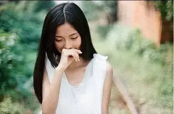 女人最无助的时候句子文案